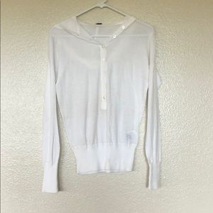 white gap sweater